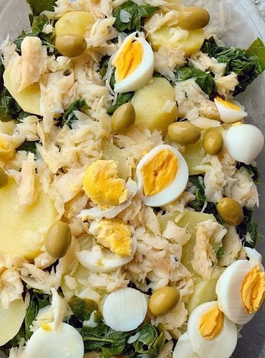 Salada de Bacalhau Deliciosa: Para Fazer Bonito na Semana Santa! - Receita Completa